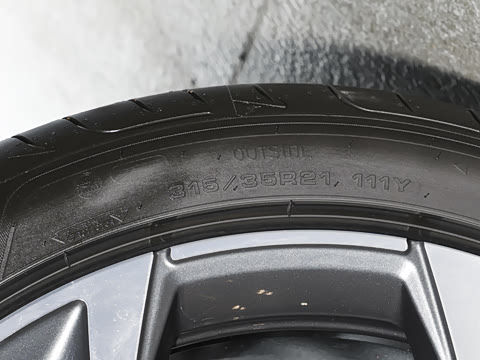 2026�� �Ŀ� xDrive 40Li M�˶���ҹ��װ