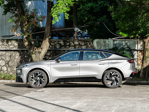 2026�� 2.0T EcoBoost  E �춯  �˶��� ST-Line