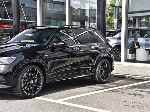 2026�� AMG GLE 53 4MATIC+