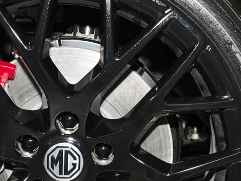 2026�� 2.0T Trophy+ �����˶���