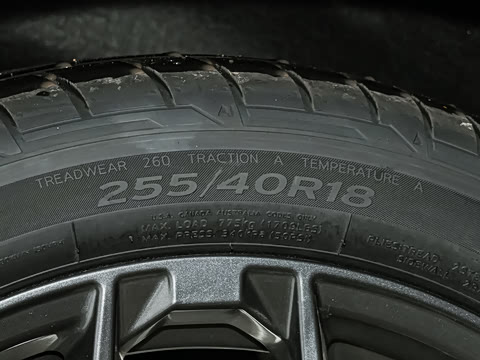 2026�� 330Li M�˶���ҹ��װ