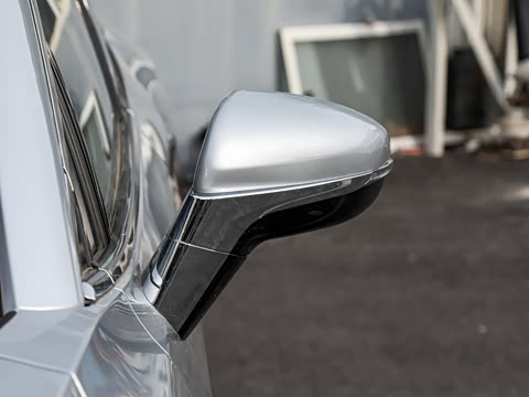 2026�� 705km MAX����������