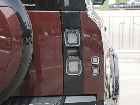 2026�� 110 3.0T P400 �����ر��