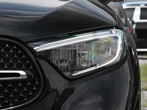 2026�� �Ŀ� GLC 300 4MATIC ����SUV