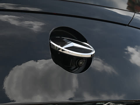 2026�� �Ŀ� GLC 300 4MATIC ����SUV
