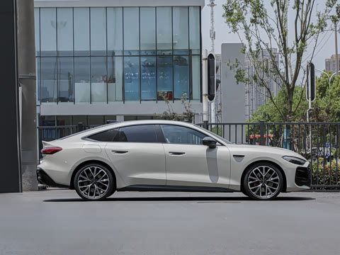 2026�� TFSI quattro 200kW �콢������
