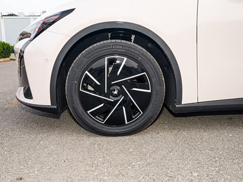 2025�� �Ŀ� 560PRO 185kW