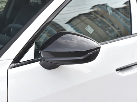 2026�� 2.0T �˶���