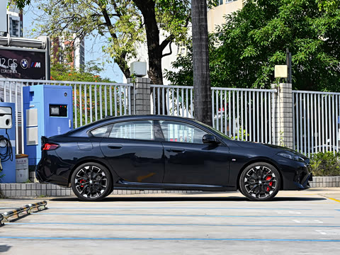 2026�� M235L