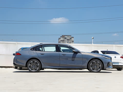 2026�� �Ŀ� 525Li M�˶���װ