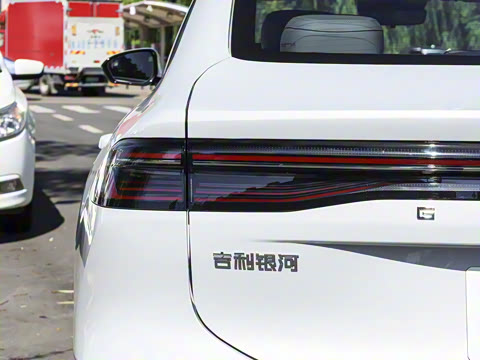 2025�� EM-i 70km ������