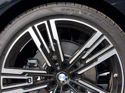 2026�� 740Li ������ M�˶���װ