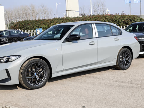 2026�� 330i M�˶���ҹ��װ