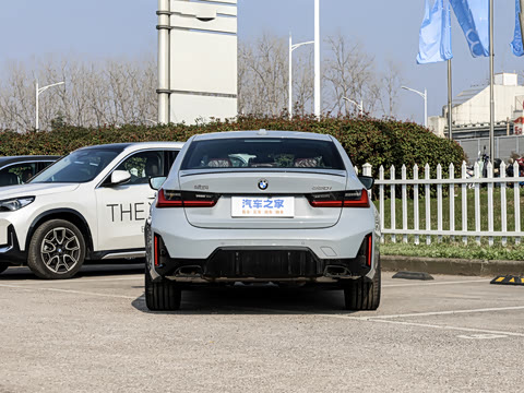 2026�� 330i M�˶���ҹ��װ