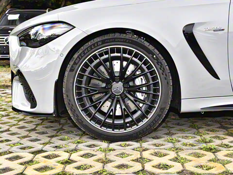 2025 Ŀ AMG CLE 53 4MATIC+ ܳ