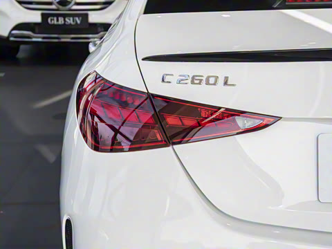 2026�� C 260 L �ҹ�˶���