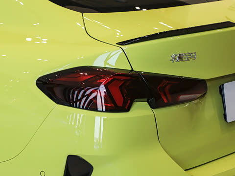 2026�� M235L