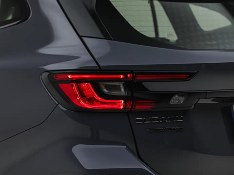 2025�� 2.4T CVT Wagon tS EyeSight