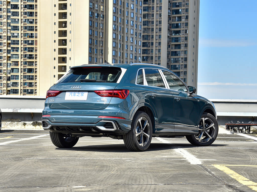 Audi Q3 III (FJ), Внедорожник 5 дв.: фото поколения