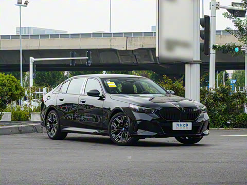 2026�� 530Li ������ M�˶���װ