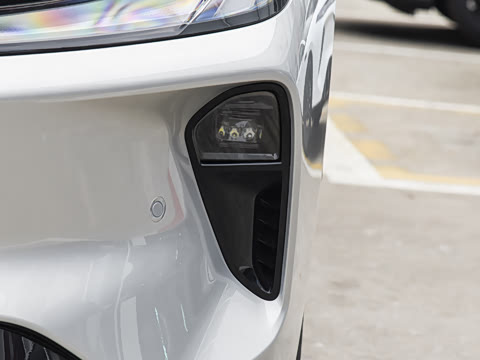 2026�� 535 MAX�����