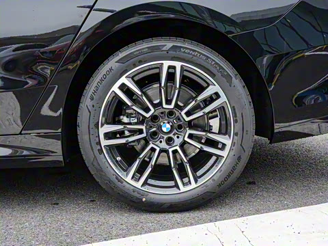 2026�� 530Li ������ M�˶���װ