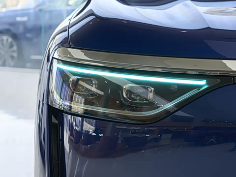 2025�� ���� Ultra�� 53.4kWh 6���� (896�߼����״