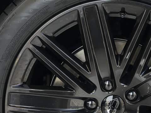 2025�� ���� Ultra�� 53.4kWh 6���� (896�߼����״