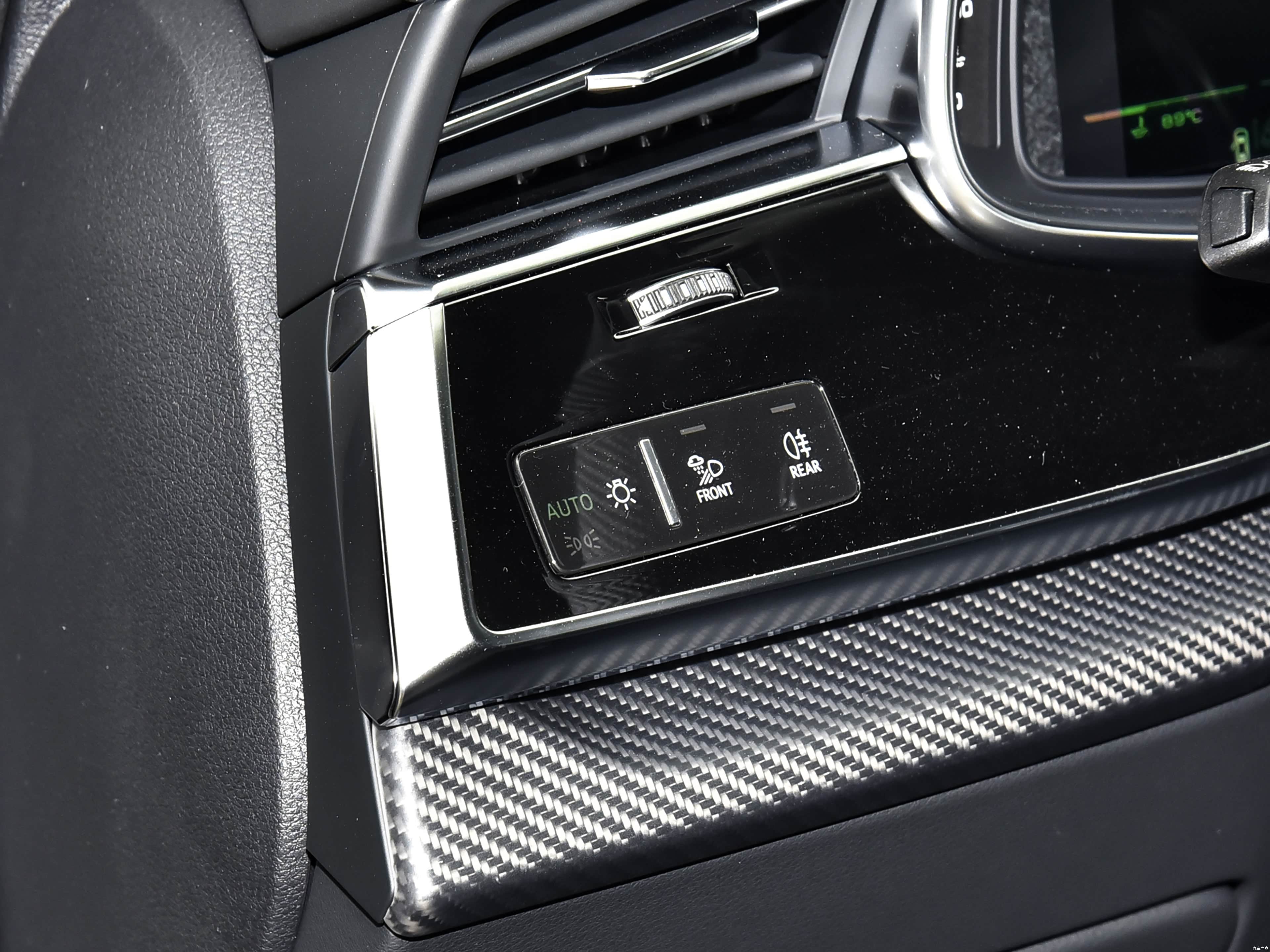 Audi SQ8, миниатюра 17