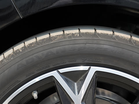 2026�� �Ŀ� 735Li ������װ