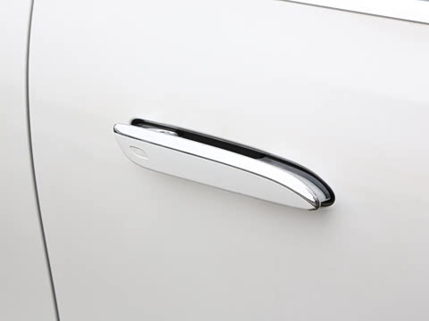 2026�� E 300 L �����˶���