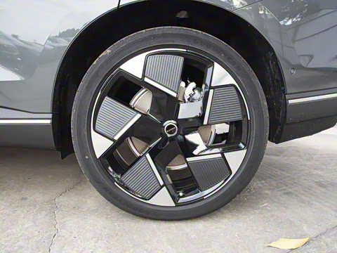 2026�� ������������Plus