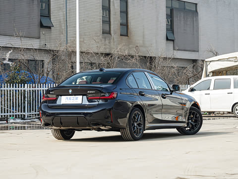 2026�� 330i M�˶���ҹ��װ