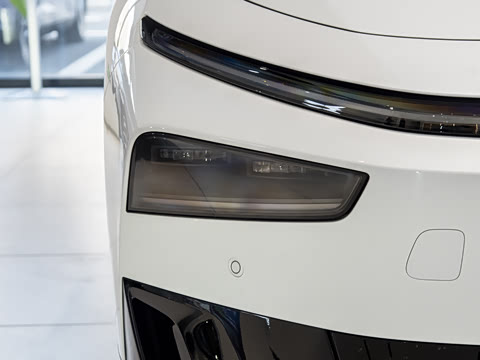 2026�� ���� 725 Max �콢��