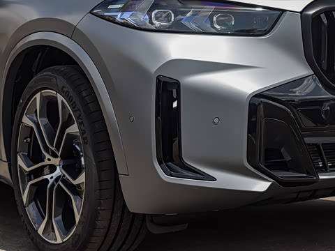 2025�� xDrive 40Li ������M�˶���ҹ��װ