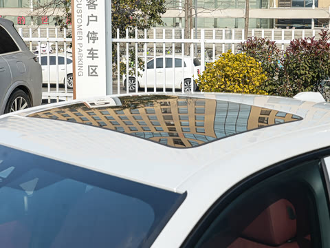 2026�� 330i M�˶���ҹ��װ