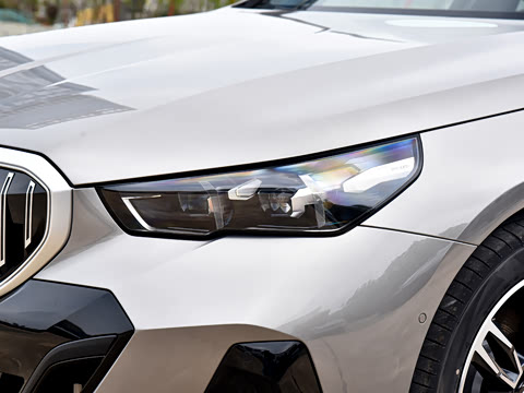 2026�� 525i M�˶���װ