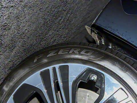 2024�� E 350 e L ���ʽ��϶����˶��γ�