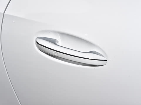 2025 Ŀ AMG CLE 53 4MATIC+ ܳ