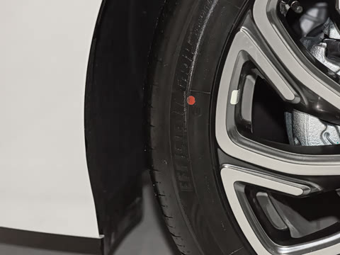 2025�� 2.0T ���ݰ�