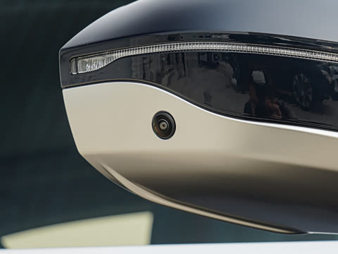 2026�� �Ŀ� 525Li M�˶���װ