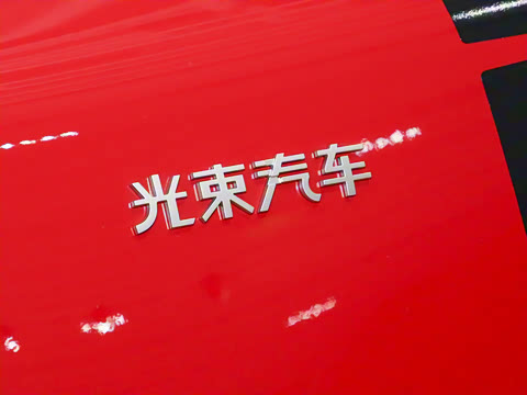 2025�� E ������