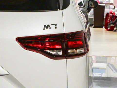 2025�� 2.0L �ֶ���������� 9��