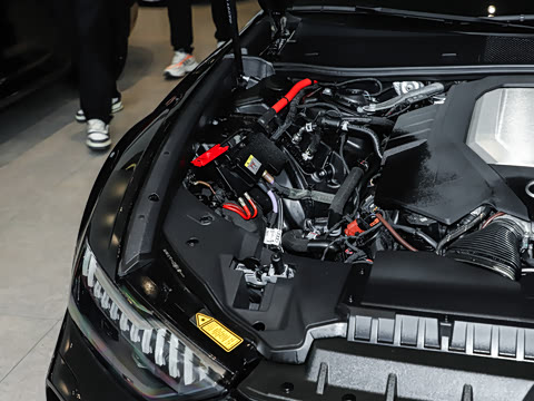 2025��  RS 6 4.0T Avant performance