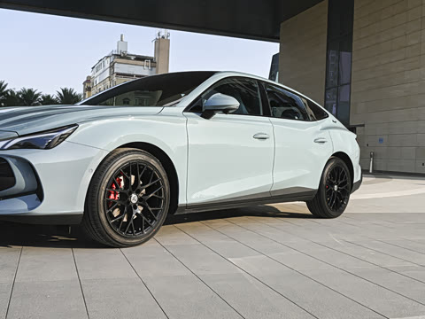 2026�� 2.0T Trophy+ �����Ǽݰ�