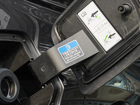 2026�� 2.0T 405 AT������