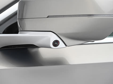 2027�� 740L �����