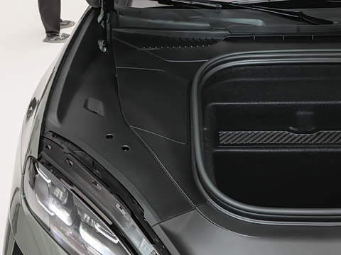 2026�� Cayenne Coup�� Turbo Electric