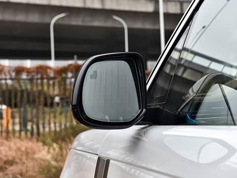 2025�� 3.0 L6 400PS SV���ٴ����ӳ��� 4��