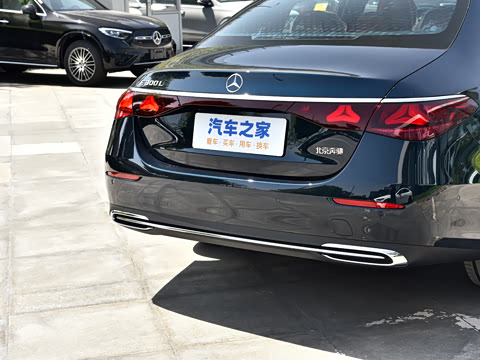 2026�� �Ŀ� E 300 L ������